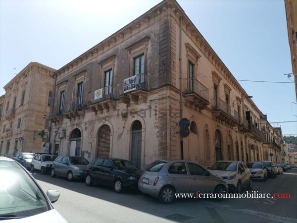 casa indipendente in vendita a Scicli