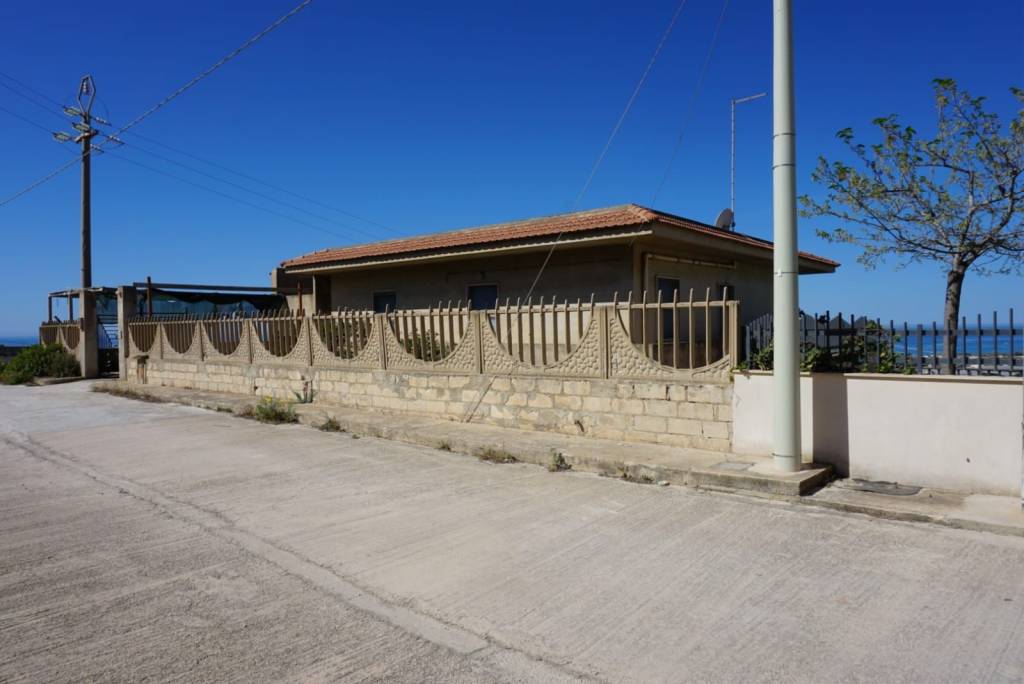 appartamento in vendita a Scicli in zona Cava d'Aliga