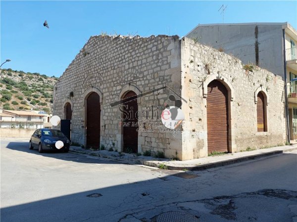 casa indipendente in vendita a Scicli