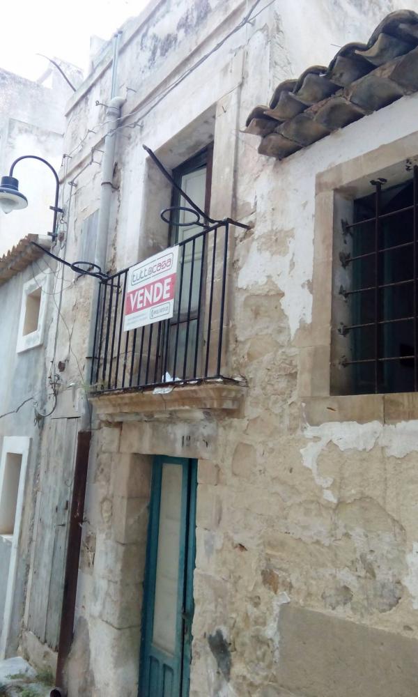 casa indipendente in vendita a Scicli