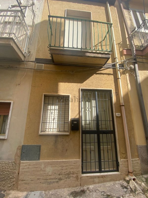 casa indipendente in vendita a Scicli