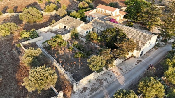casa indipendente in vendita a Scicli in zona Sampieri
