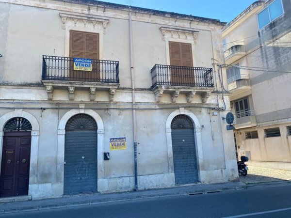 casa indipendente in vendita a Scicli