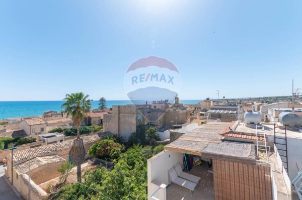 casa indipendente in vendita a Scicli in zona Donnalucata