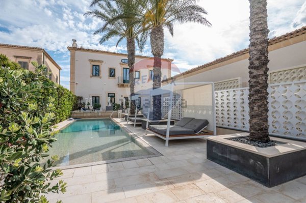 casa indipendente in vendita a Scicli