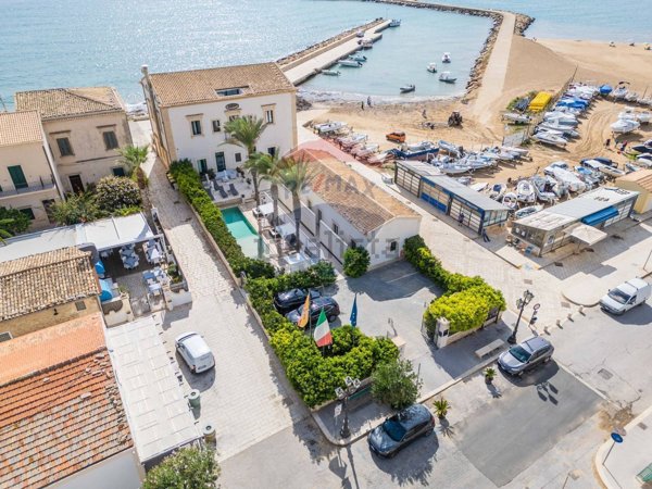 casa indipendente in vendita a Scicli