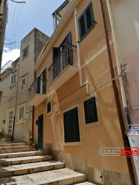 casa indipendente in vendita a Scicli