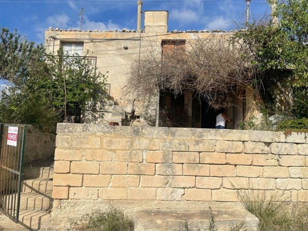 pentavano in vendita a Scicli