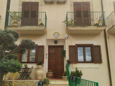 casa indipendente in vendita a Scicli