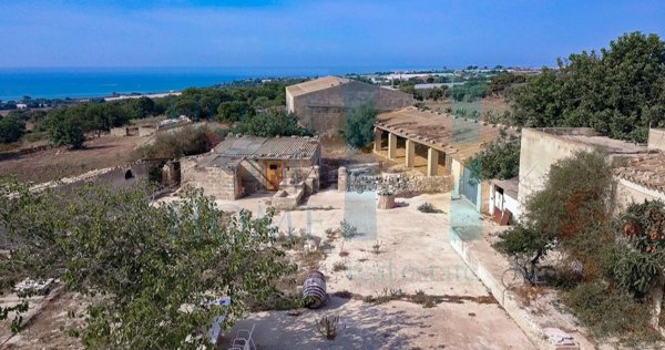 casale in vendita a Scicli in zona Sampieri