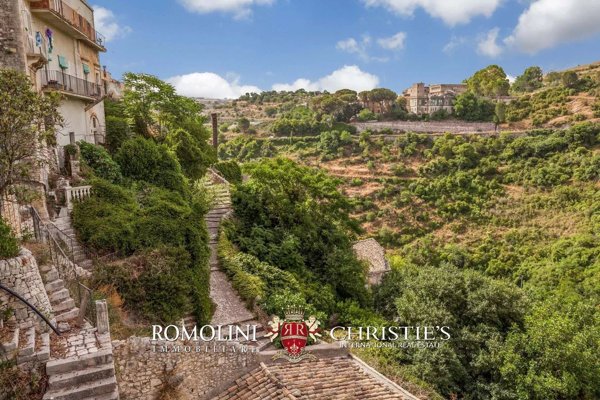 casa indipendente in vendita a Scicli