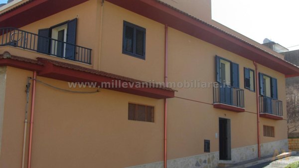 casa indipendente in vendita a Scicli