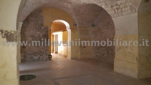locale commerciale in vendita a Scicli
