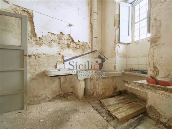 casa indipendente in vendita a Scicli