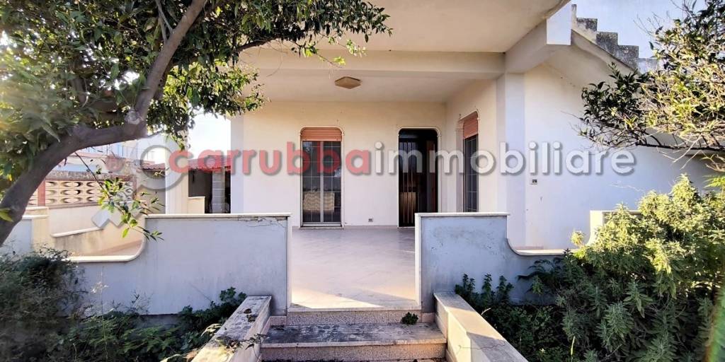 casa indipendente in vendita a Scicli in zona Donnalucata