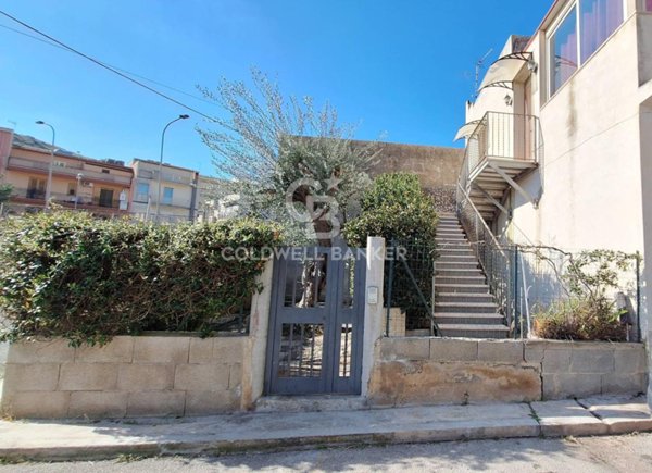 casa indipendente in vendita a Scicli