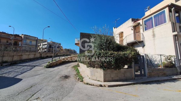 casa indipendente in vendita a Scicli