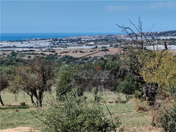 casa indipendente in vendita a Scicli