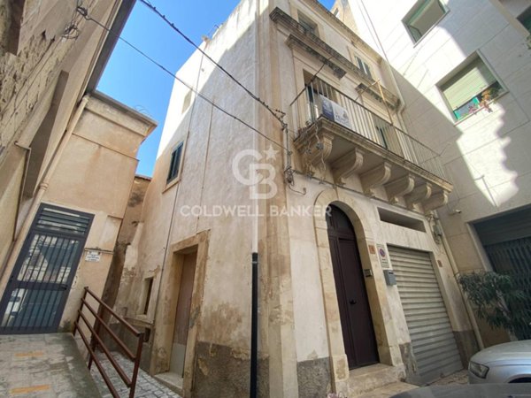 casa indipendente in vendita a Scicli