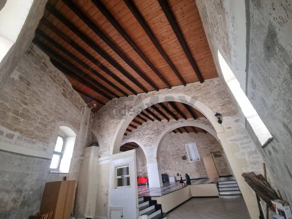 locale commerciale in vendita a Scicli