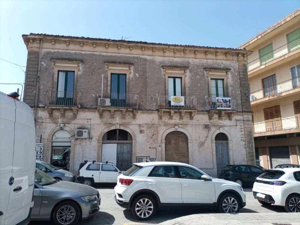 casa indipendente in vendita a Scicli