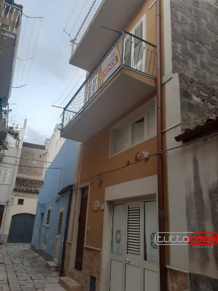 casa indipendente in vendita a Scicli