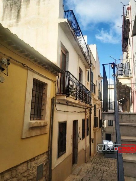 casa indipendente in vendita a Scicli