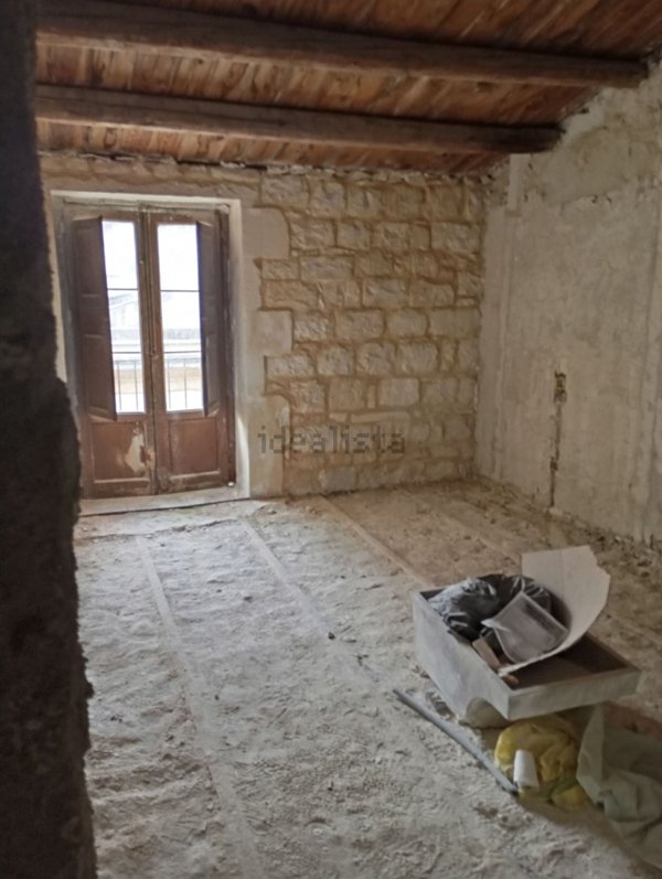 casa indipendente in vendita a Scicli