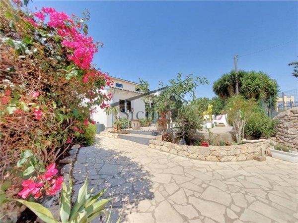 casa indipendente in vendita a Scicli