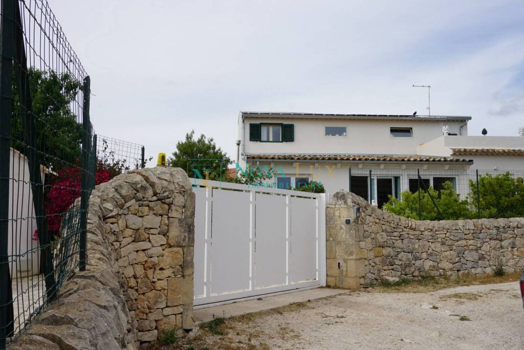 casa indipendente in vendita a Scicli