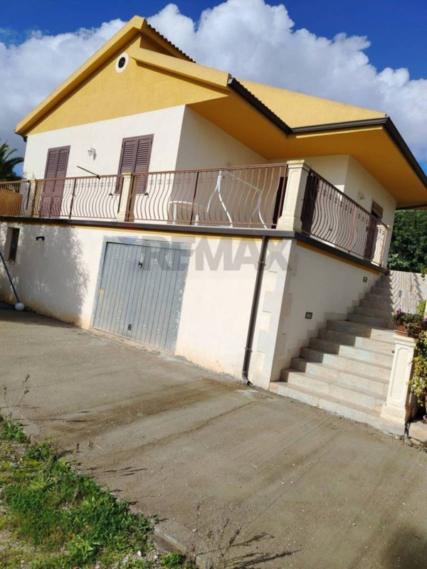 casa indipendente in vendita a Scicli in zona Sampieri