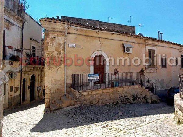 casa indipendente in vendita a Scicli