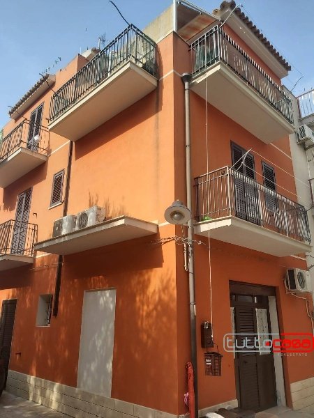 casa indipendente in vendita a Scicli