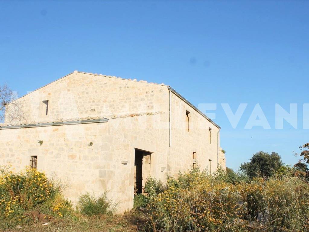 casa indipendente in vendita a Scicli