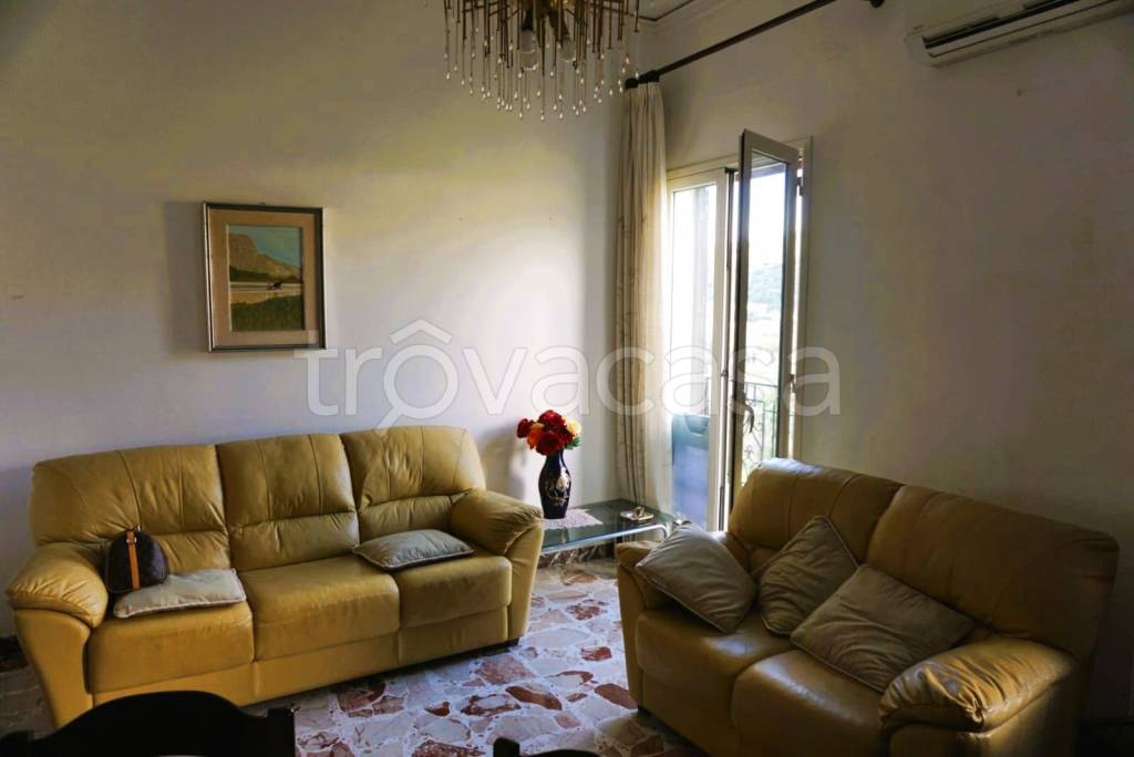 casa indipendente in vendita a Scicli