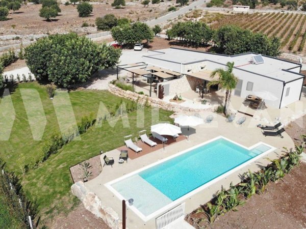 casa indipendente in vendita a Scicli in zona Donnalucata