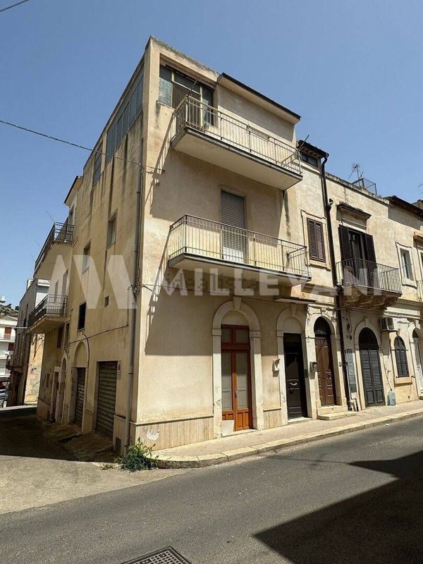 casa indipendente in vendita a Scicli