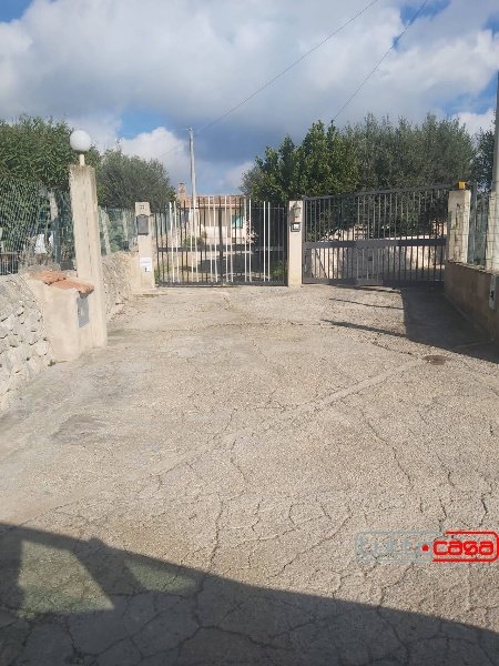 casa indipendente in vendita a Scicli