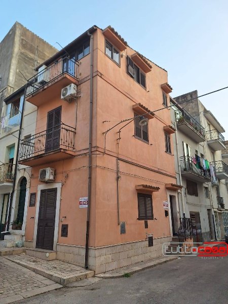 casa indipendente in vendita a Scicli