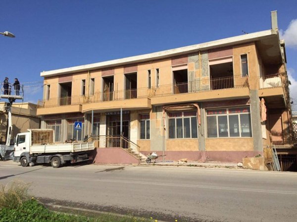 intera palazzina in vendita a Scicli in zona Donnalucata