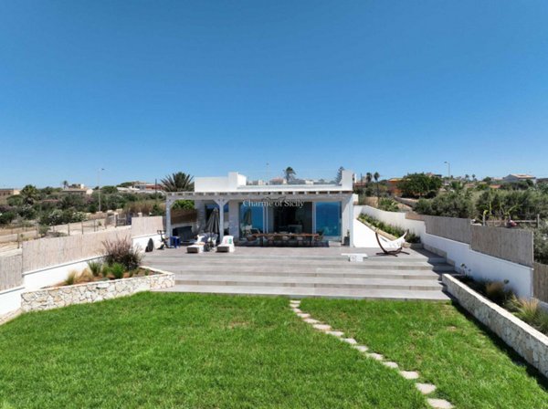 casa indipendente in vendita a Scicli in zona Cava d'Aliga