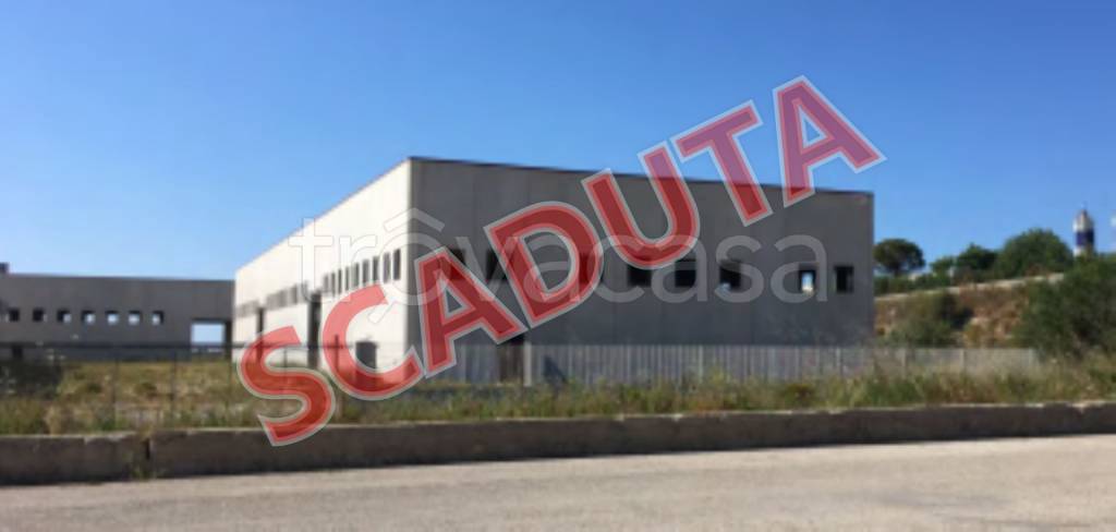 locale commerciale in vendita a Scicli