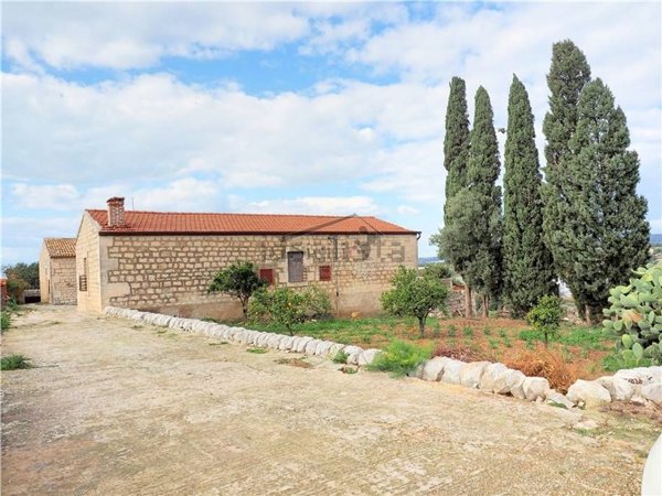 casa indipendente in vendita a Scicli
