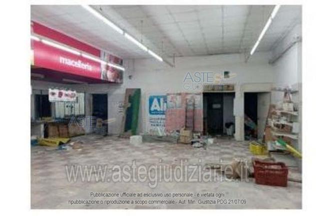 locale commerciale in vendita a Scicli