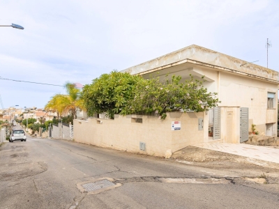 casa indipendente in vendita a Scicli in zona Cava d'Aliga