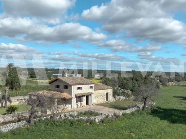 casa indipendente in vendita a Scicli