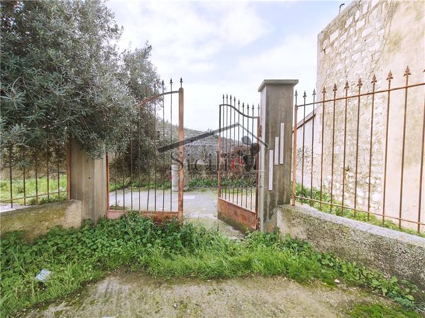 casa indipendente in vendita a Scicli