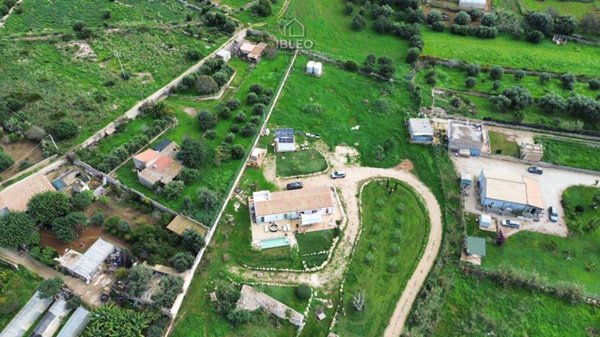 casa indipendente in vendita a Scicli in zona Cava d'Aliga