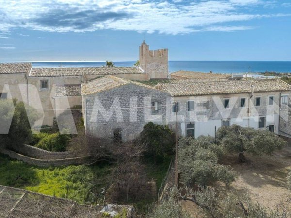 casa indipendente in vendita a Scicli