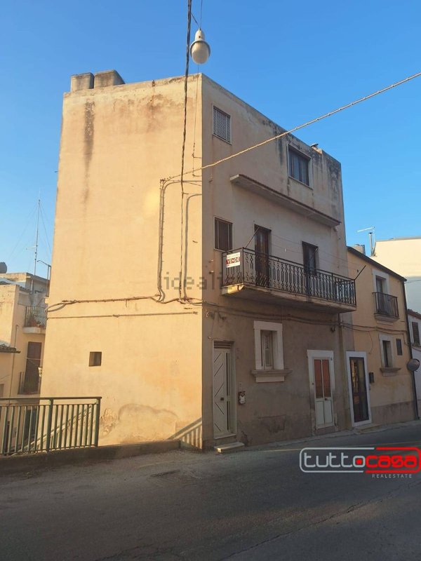 casa indipendente in vendita a Scicli